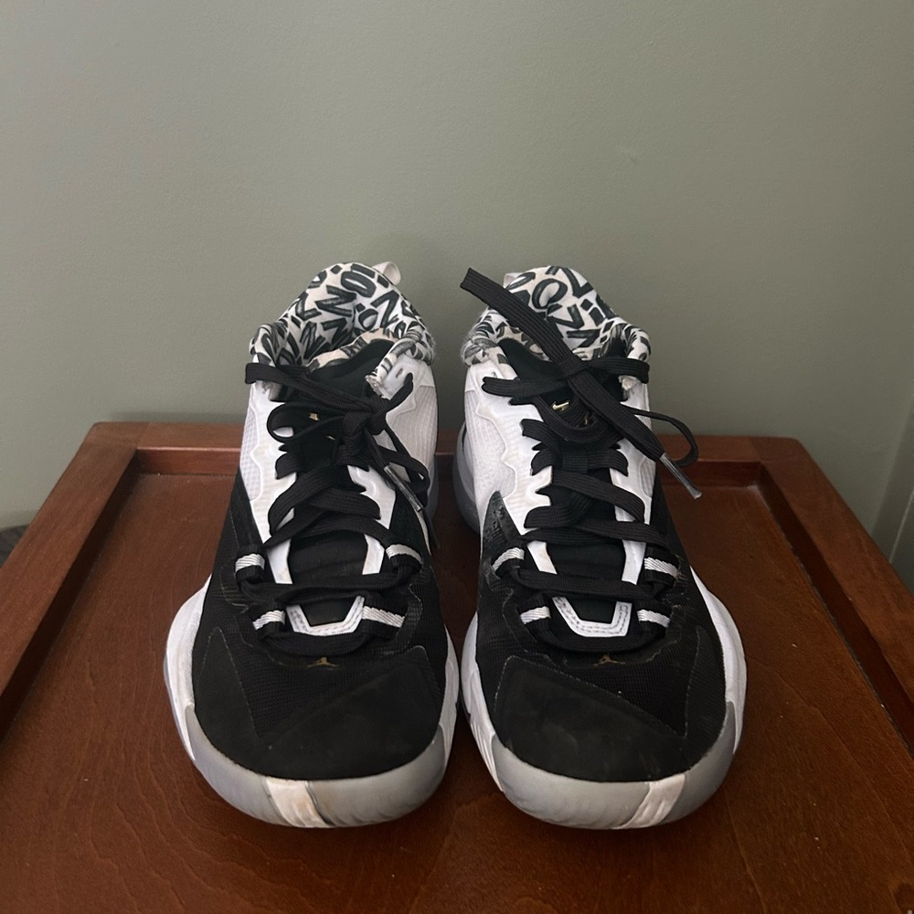 Kids 4.5 Black and White Jordan Zion